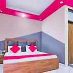 Hotel Classic-Hazrat Nizamuddin Railway Station